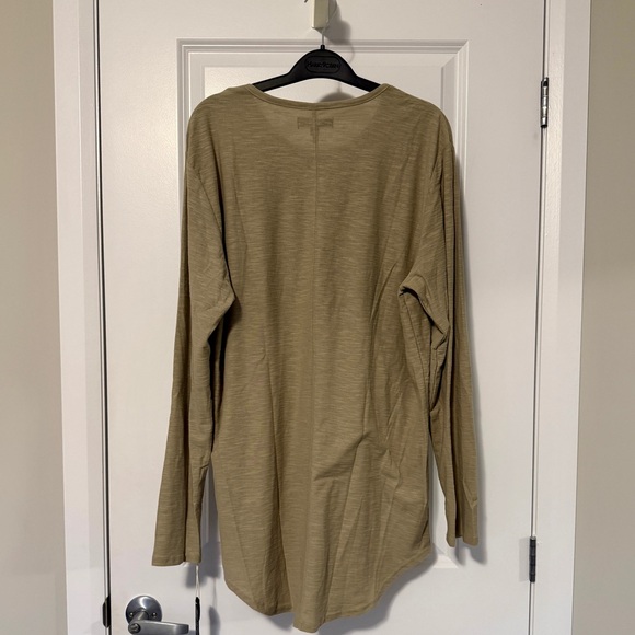 Elwood Curved Hem Long Sleeve - Picture 4 of 6
